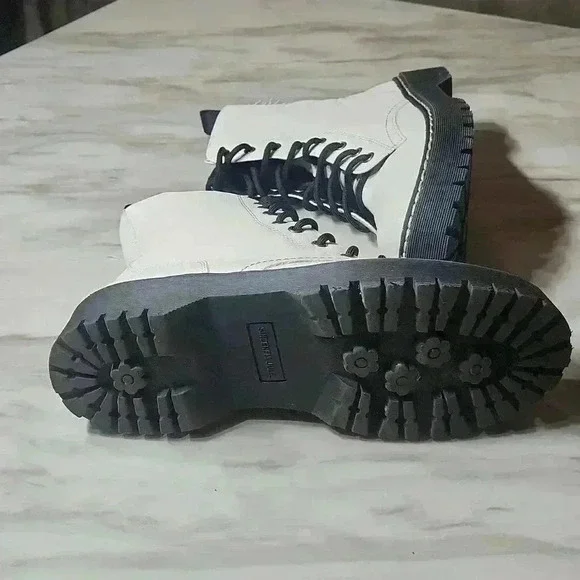 Sincerely Jewels size 7.5 white and black with zipoer - Picture 2 of 7